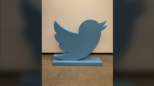 Biểu tượng Twitter được b&aacute;n th&agrave;nh c&ocirc;ng với mức gi&aacute; l&ecirc;n tới 100.000 USD.