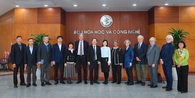 C&#225;c nh&#224; khoa học tham dự VinFuture: Sẵn s&#224;ng hợp t&#225;c th&#250;c đẩy KHCN v&#224; ph&#225;t triển bền vững tại Việt Nam - Ảnh 1