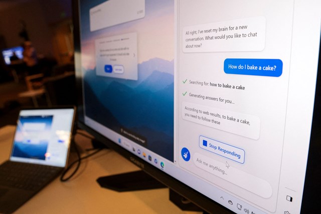 Microsoft giới hạn lượng sử dụng để chống AI phản hồi lệch lạc - Ảnh 1