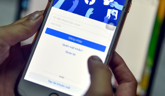 Sắp tới với trường hợp c&aacute; nh&acirc;n, tổ chức tiết lộ, chia sẻ c&aacute;c dữ liệu c&aacute; nh&acirc;n như t&ecirc;n, năm sinh, số điện thoại... m&agrave; chưa được sự đồng &yacute; của c&aacute; nh&acirc;n sẽ bị xử phạt theo đề xuất từ Bộ C&ocirc;ng an - Ảnh: NGỌC PHƯỢNG