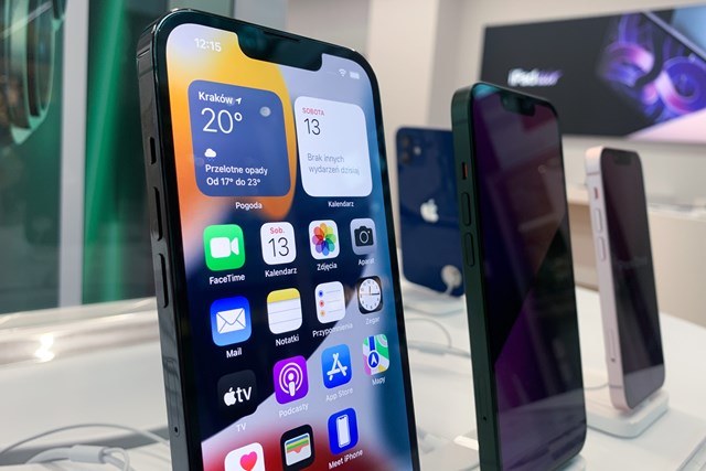 10 mẫu điện thoại b&#225;n chạy nhất năm 2022 c&#243; tới 8 sản phẩm iPhone - Ảnh 1