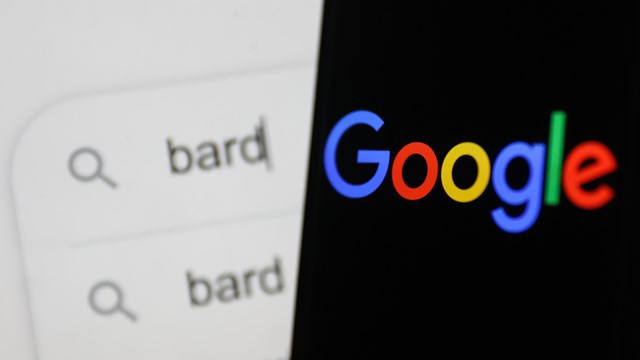 Trả lời sai ngay trong ng&agrave;y ra mắt, đợt thử nghiệm giới hạn n&agrave;y sẽ l&agrave; cơ hội để Google chiếm lại l&ograve;ng tin từ người d&ugrave;ng.