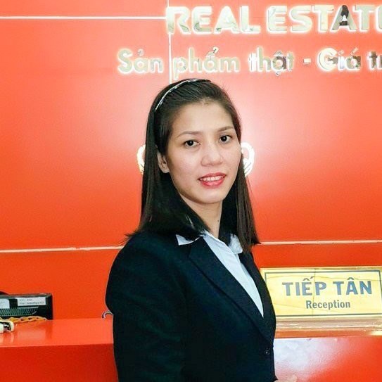 Chị Th&uacute;y Hường, nữ nh&acirc;n vi&ecirc;n c&oacute; thu nhập năm 2020 gần 2,5 tỷ đồng.