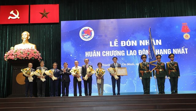 YBA HCM đ&oacute;n nhận Hu&acirc;n chương lao động hạng Nhất