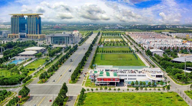 Địa ốc B&#236;nh Dương: Người hối hả, kẻ thong dong - Ảnh 1
