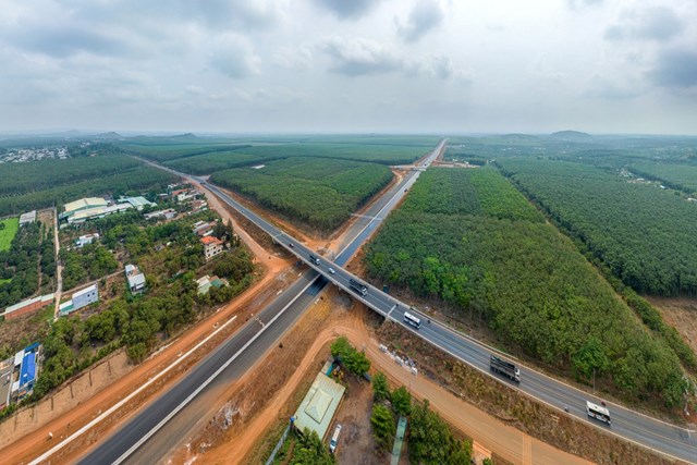 Cao tốc Dầu Gi&acirc;y &ndash; Phan Thiết r&uacute;t ngắn qu&aacute; tr&igrave;nh di chuyển từ TP.HCM đến Phan Thiết chỉ c&ograve;n khoảng 1 giờ 40 ph&uacute;t