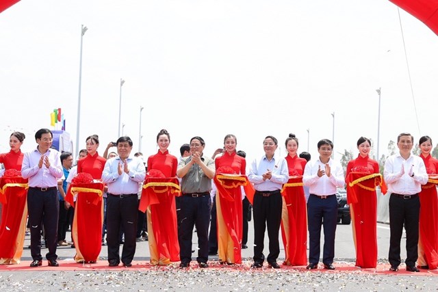 Lễ kh&aacute;nh th&agrave;nh cao tốc Dầu Gi&acirc;y - Phan Thiết tại B&igrave;nh Thuận s&aacute;ng ng&agrave;y 29/4