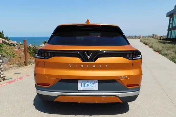 Driving Canada: VF 8 l&#224; 1 trong 3 mẫu xe điện đẹp nhất hiện nay ở Canada - Ảnh 4