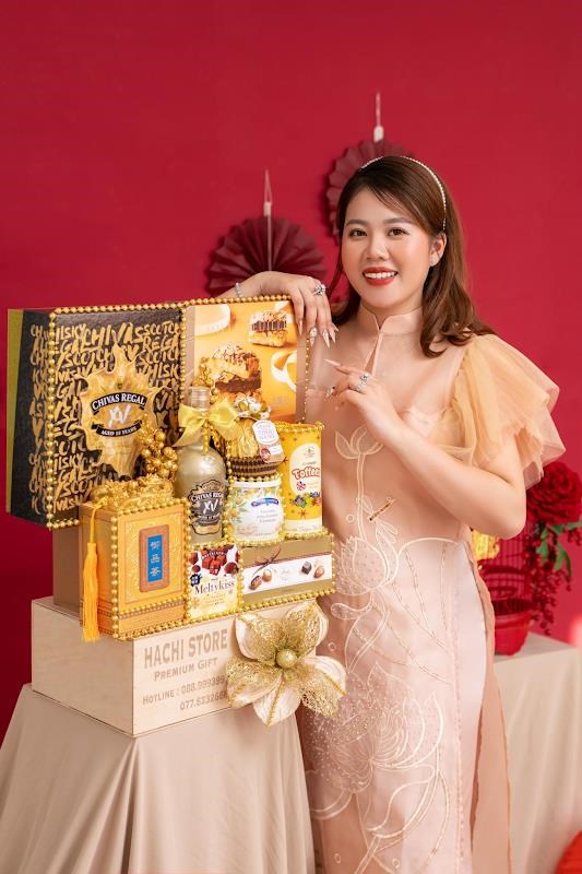T&#236;nh y&#234;u c&#249;ng n&#233;t đẹp văn h&#243;a tặng qu&#224; Tết của nghệ nh&#226;n Ho&#224;ng Hải H&#224; - Ảnh 4