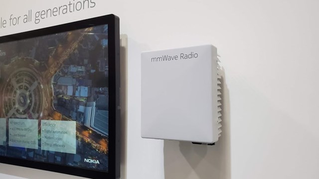 Anh &quot;đ&#243;ng sập c&#225;nh cửa 5G&quot; trước Huawei - Ảnh 2