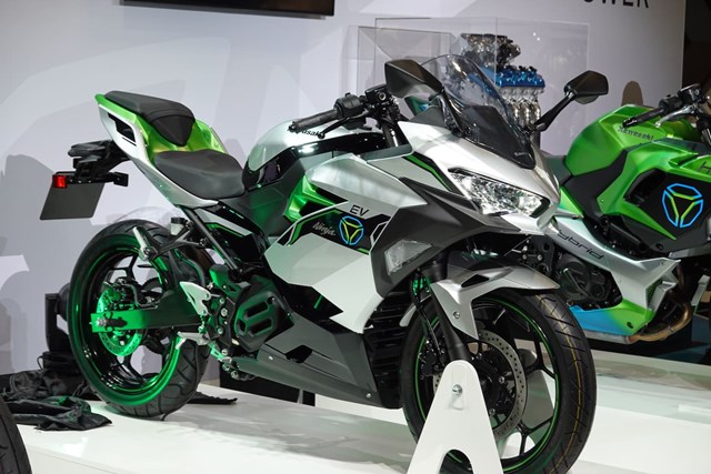Kawasaki chuẩn bị đưa 2 mẫu m&#244; t&#244; thể thao chạy điện ra thị trường - Ảnh 2