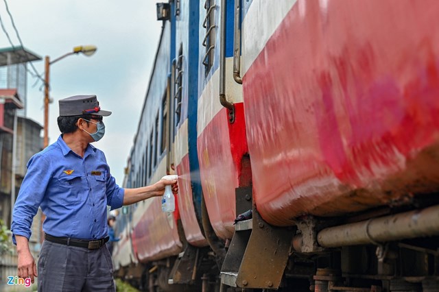 Chi ph&iacute; vận chuyển bằng đường sắt ở Việt Nam đang qu&aacute; cao. Ảnh:&nbsp;Việt H&ugrave;ng.