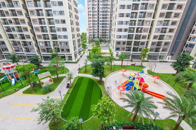 M&ocirc; h&igrave;nh O2O của Vinhomes hỗ trợ kh&aacute;ch h&agrave;ng mua b&aacute;n dễ d&agrave;ng, nhanh ch&oacute;ng v&agrave; an to&agrave;n trong m&ugrave;a dịch.