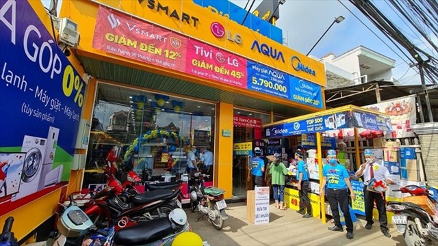 Một cửa h&agrave;ng Điện M&aacute;y Xanh mới được khai trương.