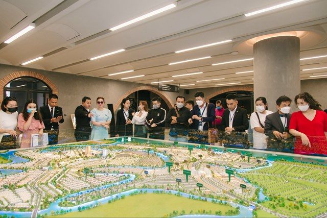 Aqua City thu h&uacute;t nhiều nh&agrave; đầu tư đến tham quan, t&igrave;m hiểu dự &aacute;n trong sự kiện cuối tuần qua.