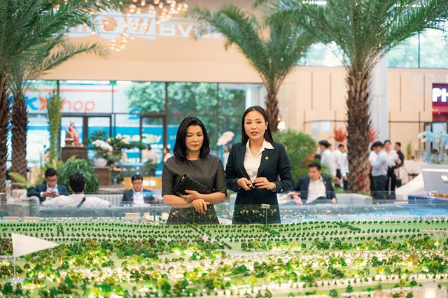 Doanh nh&acirc;n Phan Thị Ngọc đ&aacute;nh gi&aacute; cao kh&ocirc;ng gian sống sinh th&aacute;i đẳng cấp tại Aqua City