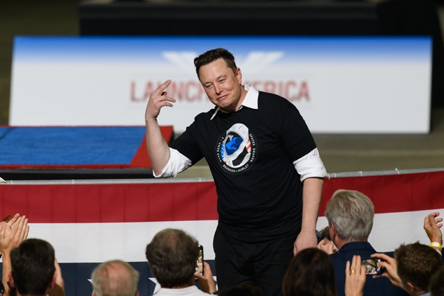 Elon Musk chia sẻ về qu&#225; tải đầu việc cũng như v&#236; sao suất ăn miễn ph&#237; tại Twitter đang tốn 400 USD - Ảnh 1