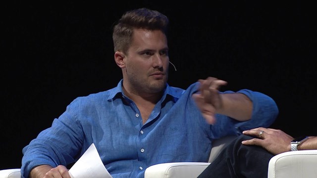 Todd Teresi, gi&aacute;m đốc quảng c&aacute;o tại Apple.