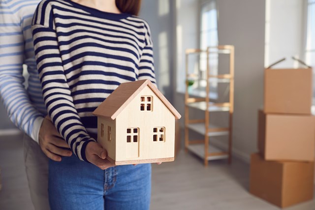 Giới trẻ th&agrave;nh thị kh&aacute;t khao sở hữu nh&agrave;. Ảnh minh họa