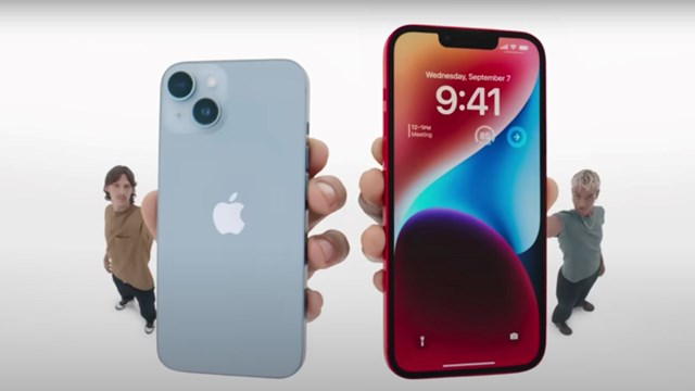 Apple sử dụng bản nhạc để ph&ugrave; hợp với nội dung muốn truyền tải, tuy nhi&ecirc;n c&aacute;ch thể hiện của ca sĩ lại khiến kh&ocirc;ng &iacute;t người hiểu lầm.