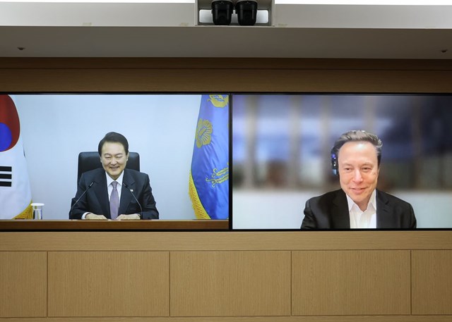 Cuộc điện đ&agrave;m giữa Tổng thống H&agrave;n Quốc&nbsp;Yoon Suk-yeol v&agrave; Elon Musk.