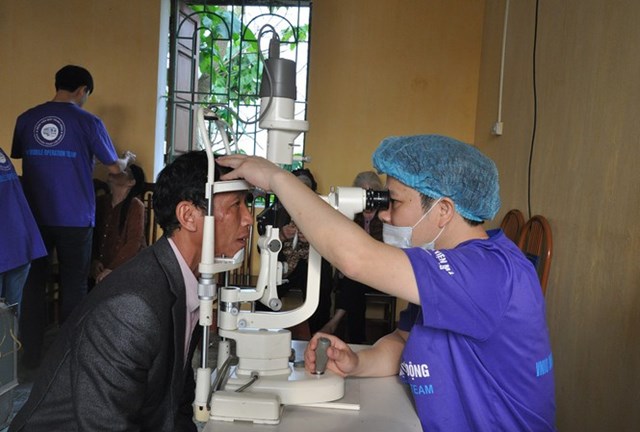 Cần can thiệp sớm để giảm tỷ lệ mù lòa - Ảnh 1