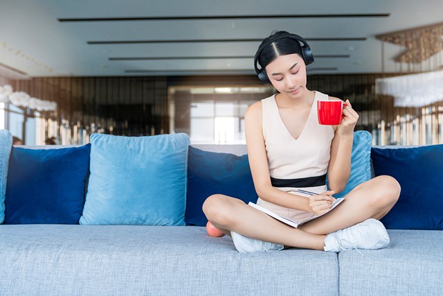 Người trẻ ng&agrave;y c&agrave;ng hướng đến việc sở hữu kh&ocirc;ng gian sống ri&ecirc;ng tư. H&igrave;nh: Freepik.