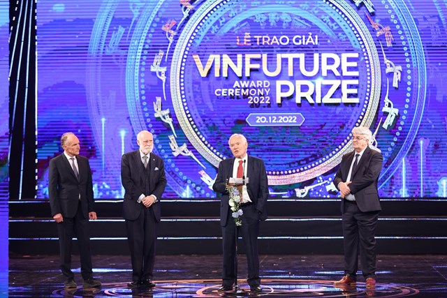 GS. David Neil Payne: Giải thưởng VinFuture tạo ra t&#225;c động lớn tới c&#225;c quốc gia mới nổi - Ảnh 1