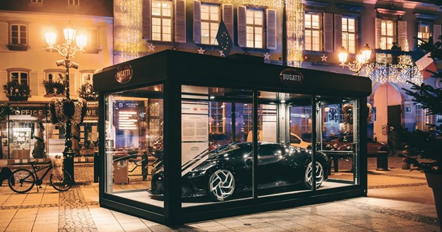 La Voiture Noire l&agrave; m&oacute;n đồ trang tr&iacute; Noel đắt gi&aacute; nhất thế giới. Ảnh:&nbsp;Carscoops