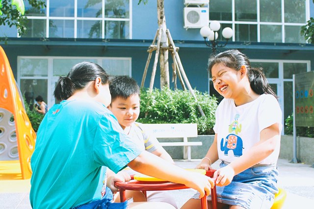 Kh&ocirc;ng gian sống t&aacute;c động lớn đến sự ph&aacute;t triển to&agrave;n diện của trẻ.