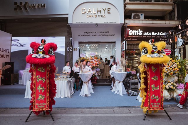 Dalhye Beauty ra mắt showroom mới với tiệc khai trương s&#244;i động - Ảnh 1