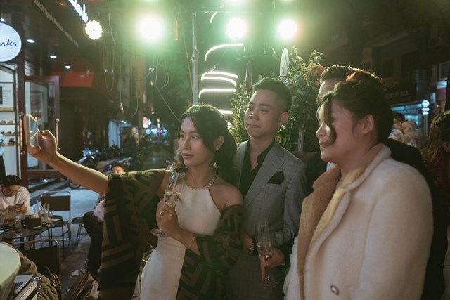 Dalhye Beauty ra mắt showroom mới với tiệc khai trương s&#244;i động - Ảnh 11