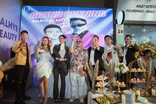 Ca sĩ Đinh Ứng Phi Trường, DJ Hưng 88, DJ Ti&ecirc;n Moon, MC Hải B&eacute;o, streamer T&iacute; Oảng, streamer Gấu Tizi&hellip; n&acirc;ng ly ch&uacute;c mừng sự kiện