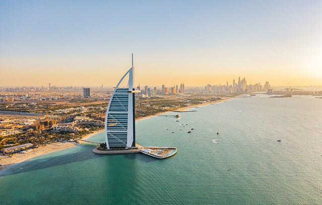 Kh&aacute;ch sạn 7 sao đầu ti&ecirc;n tr&ecirc;n thế giới Burj Al Arab tại Dubai&nbsp;