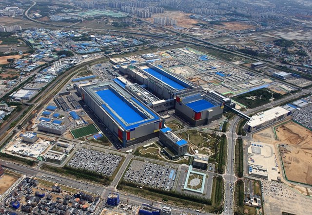 Nh&agrave; m&aacute;y P3 tại&nbsp;Pyeongtaek, H&agrave;n Quốc.